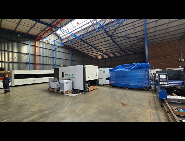 2,170M² WAREHOUSE TO LET IN SPARTAN